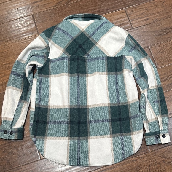 Women's Green Plaid Button Down Shirt - Picture 4 of 4